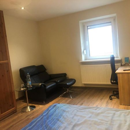 Calm Spacy Room, Own Modern Bath, Near Center, To 1 Person Or A Couple - Not Suitable For Craftsmen, Not Accepted - Privatly Rented Nuremberg Luaran gambar