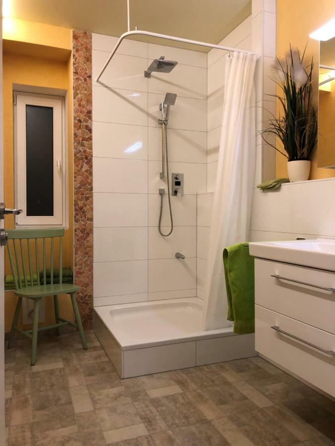 Calm Spacy Room, Own Modern Bath, Near Center, To 1 Person Or A Couple - Not Suitable For Craftsmen, Not Accepted - Privatly Rented Nuremberg Luaran gambar