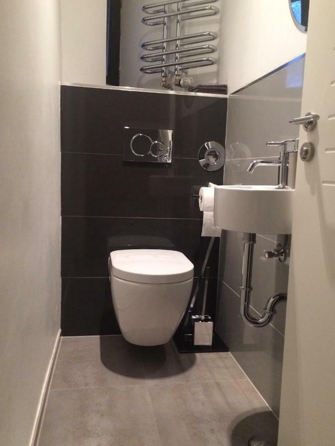 Calm Spacy Room, Own Modern Bath, Near Center, To 1 Person Or A Couple - Not Suitable For Craftsmen, Not Accepted - Privatly Rented Nuremberg Luaran gambar
