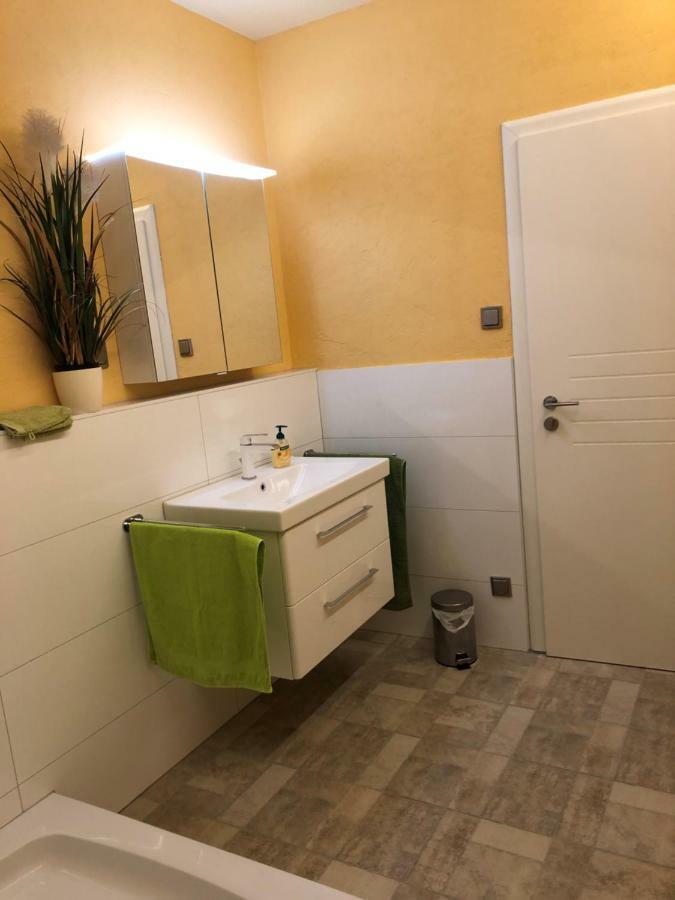 Calm Spacy Room, Own Modern Bath, Near Center, To 1 Person Or A Couple - Not Suitable For Craftsmen, Not Accepted - Privatly Rented Nuremberg Luaran gambar
